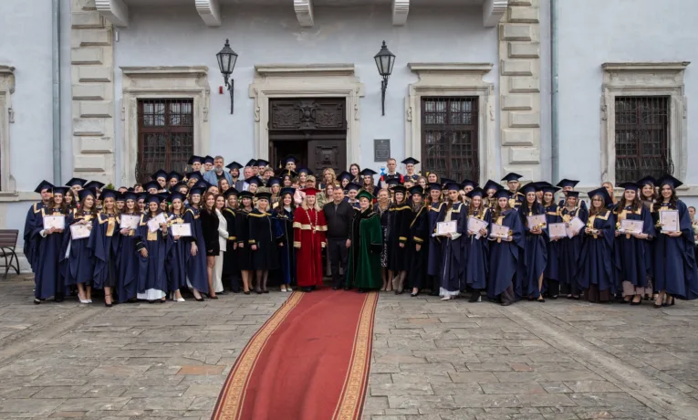 церемонія вручення дипломів