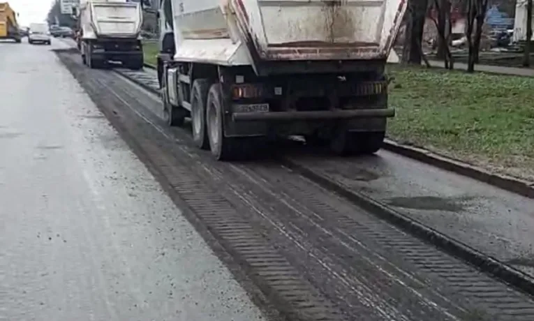 У Тернополі продовжується ремонт доріг: водіїв просять бути уважними