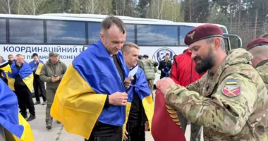 Наші вдома: 193 українські воїни повертаються в Україну в межах обміну
