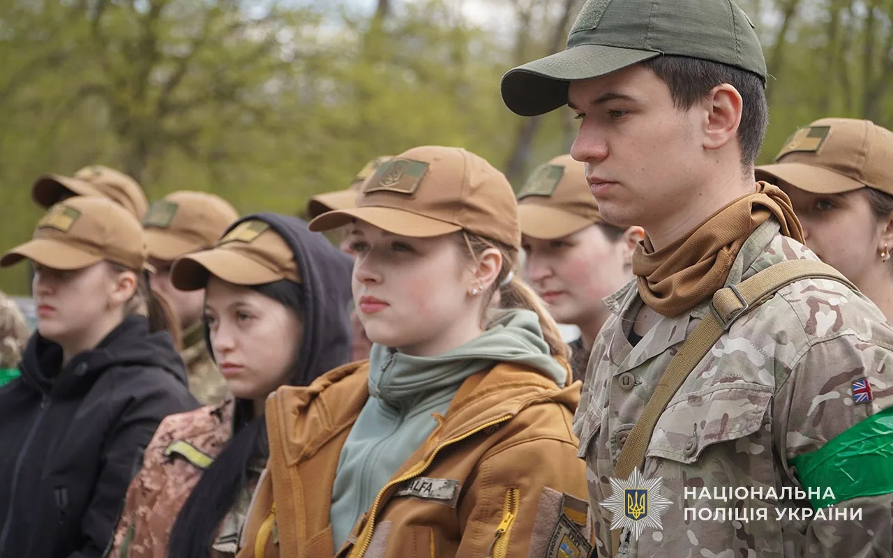 Студенти ЗУНУ ознайомилися з роботою кінологів, вибухотехніків та спецпідрозділів поліції