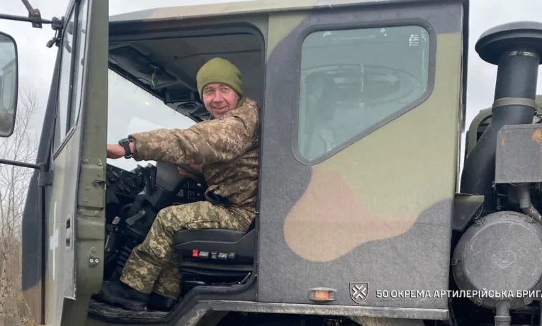 водій тягача