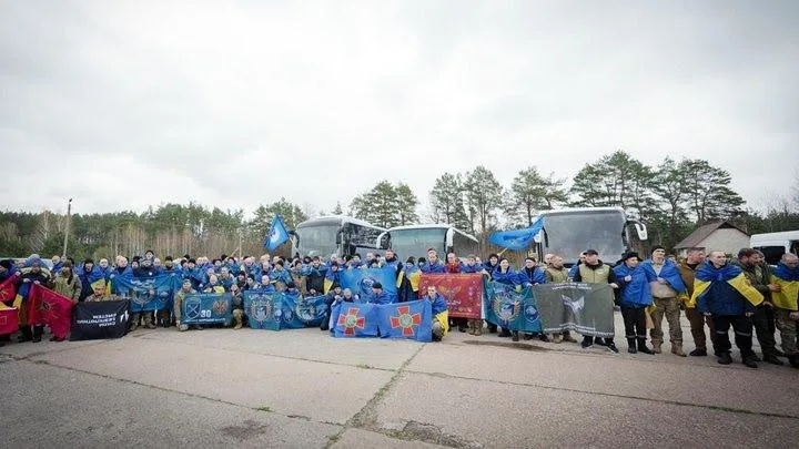 з полону повернулися