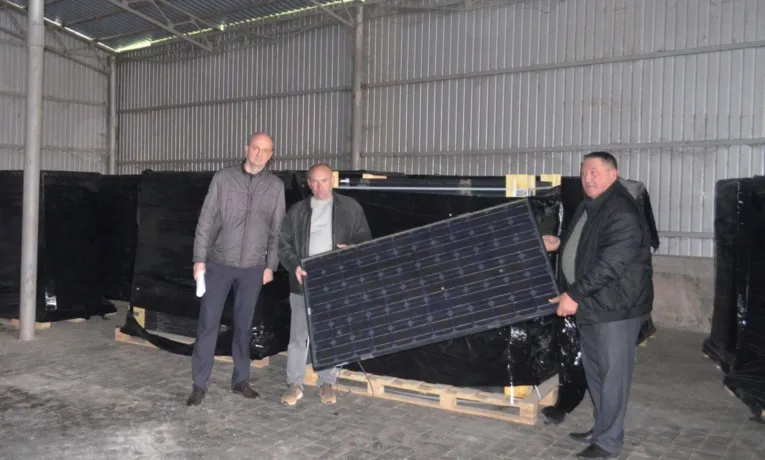 Білобожницька громада отримала 660 сонячних панелей від французьких партнерів