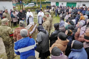 На Шумщині провели в останню путь воїна Сергія Решетніка