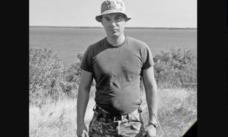 Загинув 26-річного воїн Владислав Лозовський: просив поховати себе в Чорткові