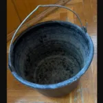 На Тернопільщині виконавча служба у боржника вилучила і виставила на торги відро