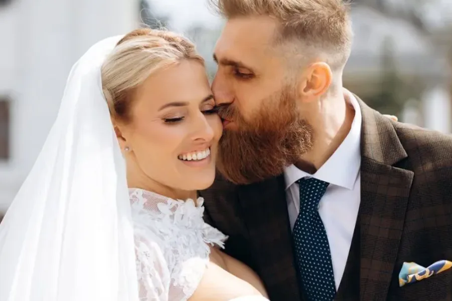 Весілля Павла Вишебаби вразило соцмережі: Тернопіль побачив справжній творчий підхід