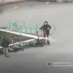 У Тернополі в парку діти пошкодили електросамокати