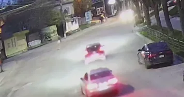 У Тернополі автівка збила пішохода, який перебігав дорогу у забороненому місці