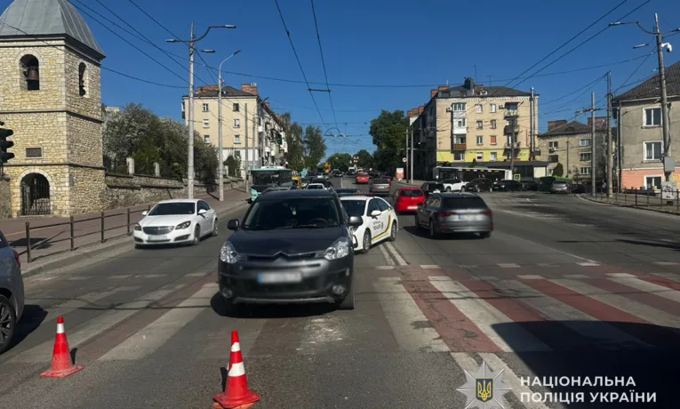 У Тернополі збили 15-річного хлопця на електросамокаті