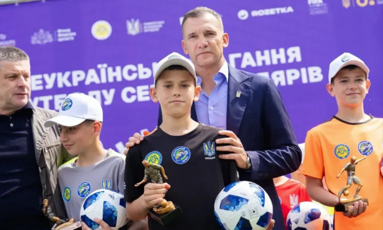 Тернопільські школярі - переможці Всеукраїнського турніру «Шкільний м’яч»