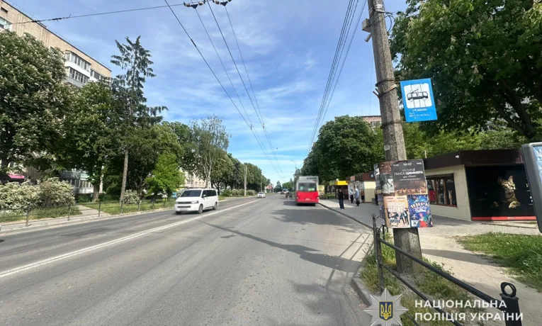 У Тернополі в маршрутці травмувалася жінка