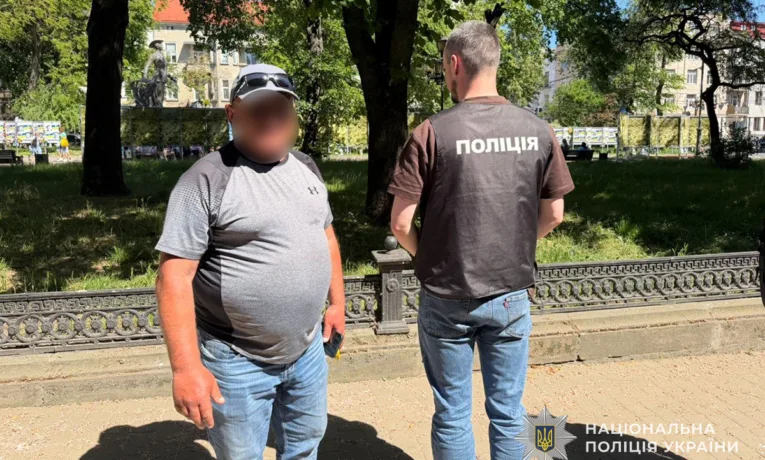 На Тернопільщині викрили схему незаконного переправлення чоловіків через кордон
