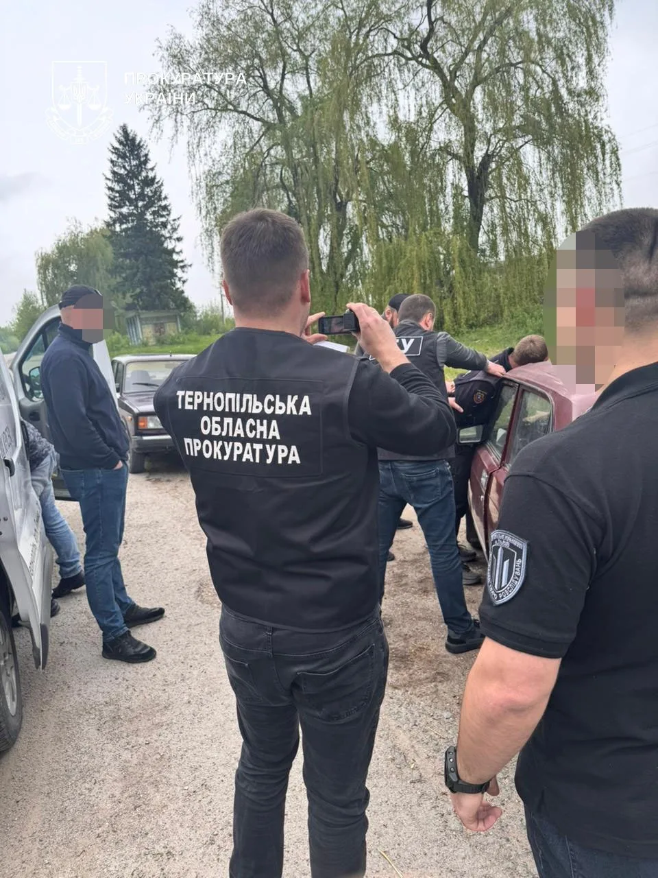 Вимагав 1200 доларів у рятувальника: на Тернопільщині затримали оперативника поліції