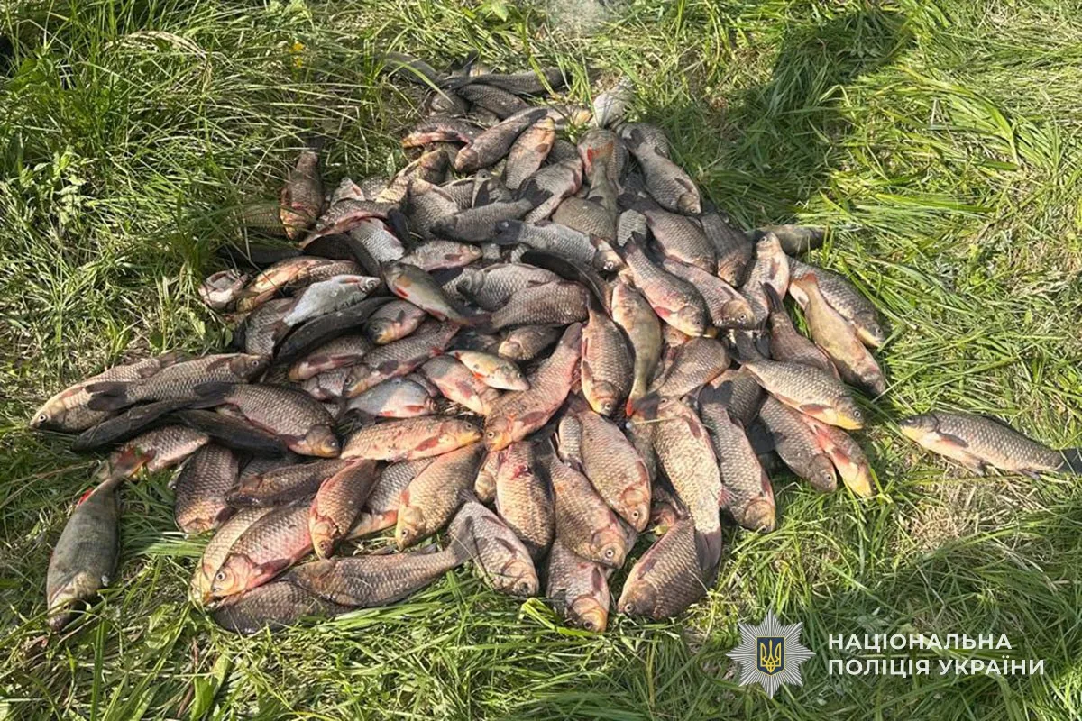 На Теребовлянщині чоловік наловив мішок риби під час нересту на 250000 грн