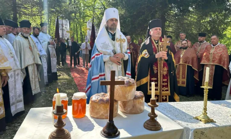 На Качуровій горі вшанували загиблих вояків УПА: митрополит Нестор звершив літію