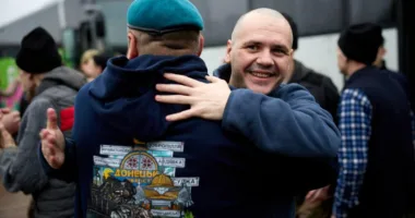 Додому повернулися 205 українських захисників: перший етап обміну 1000 на 1000