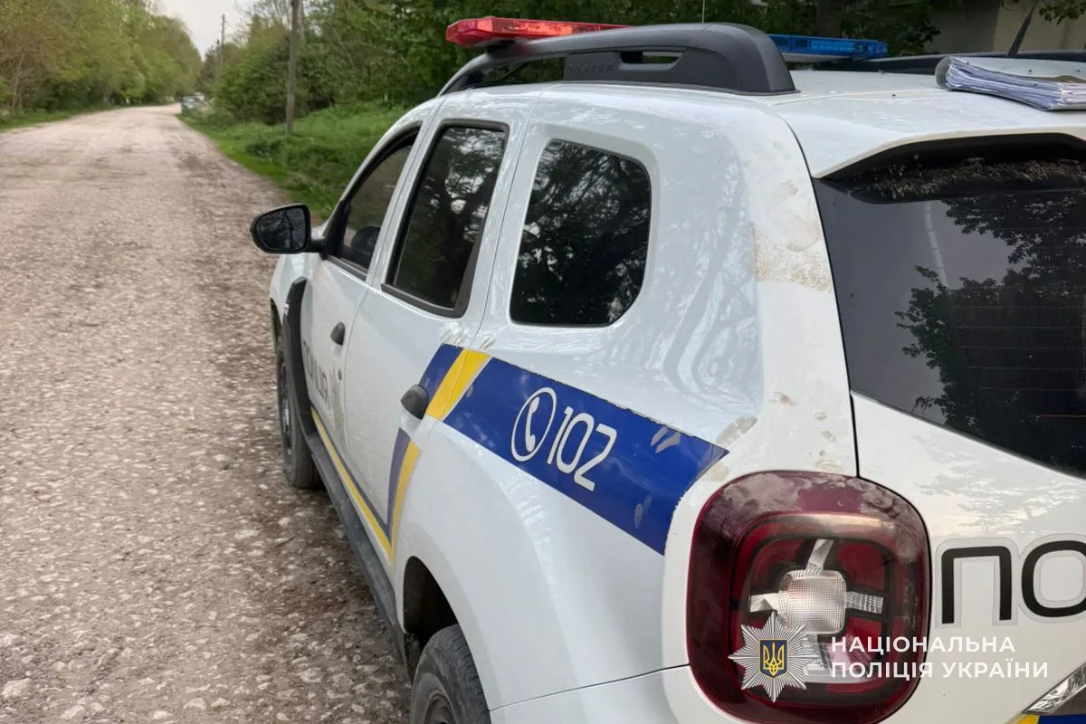 На Кременеччині жінка пропонувала поліцейським 100 доларів хабаря