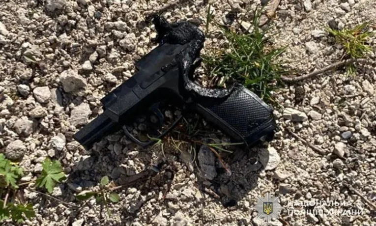 У Тернополі чоловік вистрілив у неповнолітнього з пістолета
