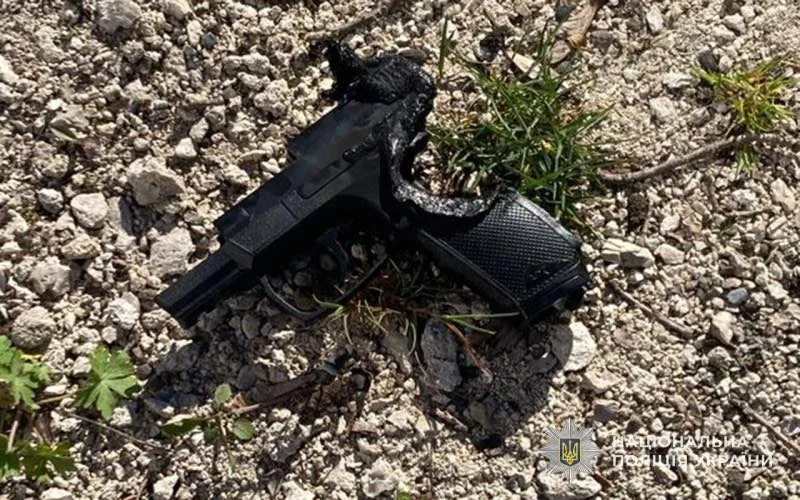У Тернополі чоловік вистрілив у неповнолітнього з пістолета