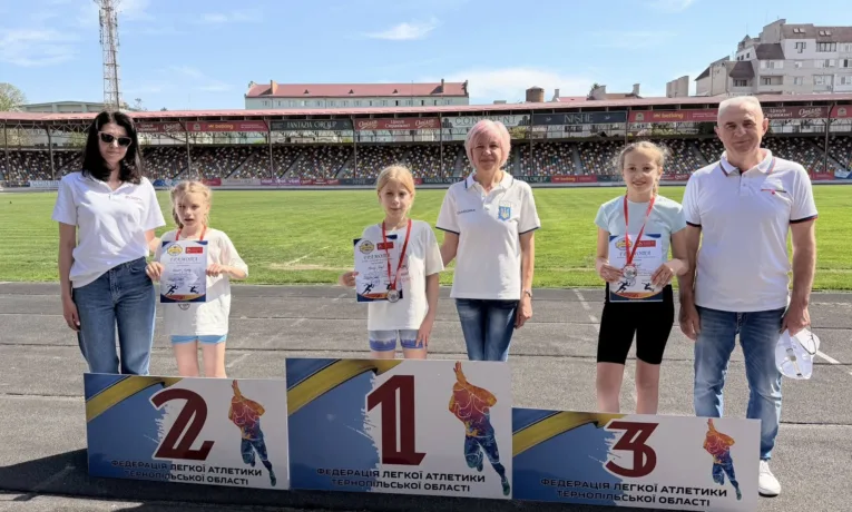 У Тернополі на стадіоні провели Відкритий чемпіонат комунальної установи