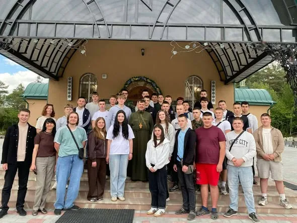 У храм-пантеон Святої Праведної Анни завітали здобувачі освіти з Кременецького коледжу