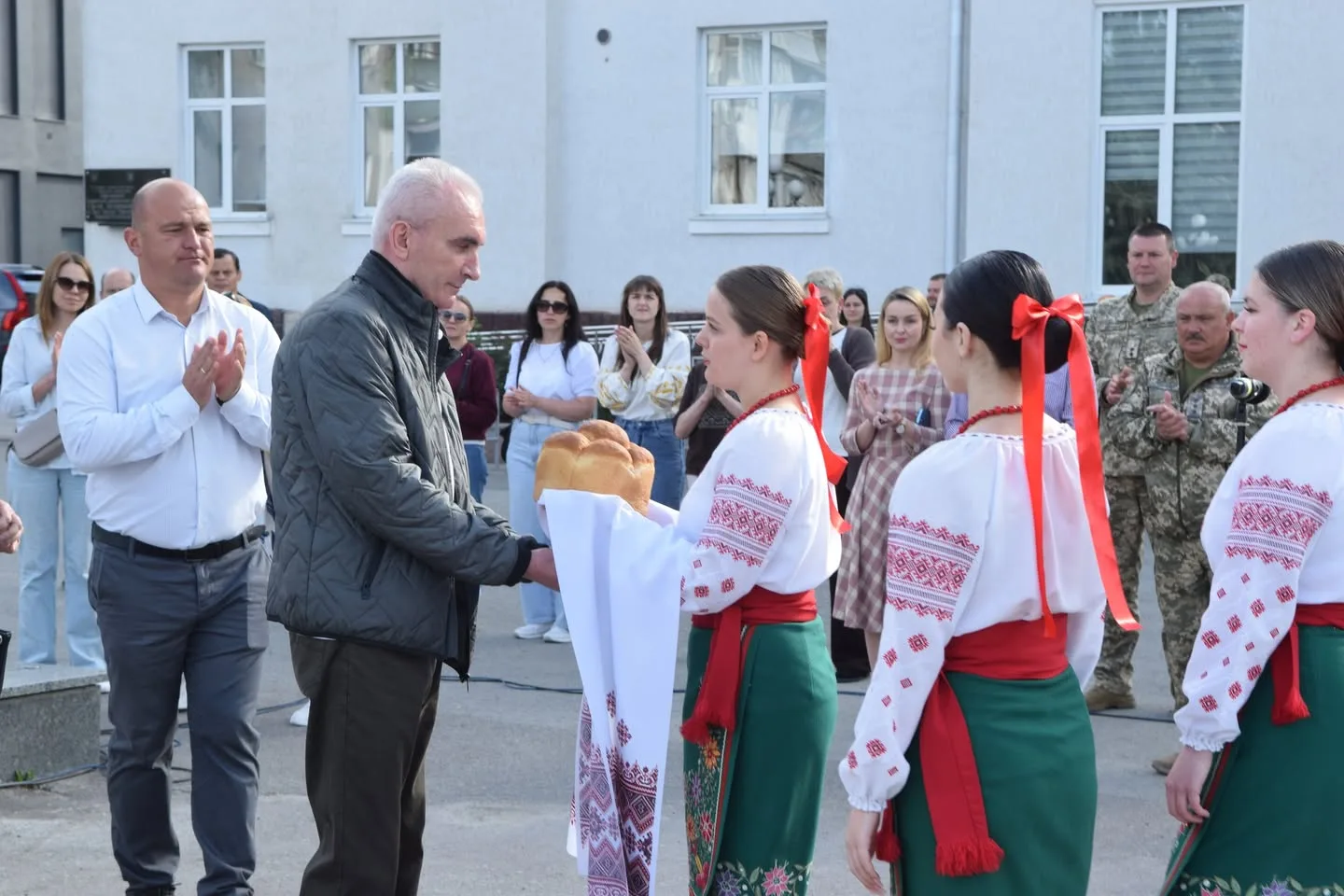 зустрів воїна