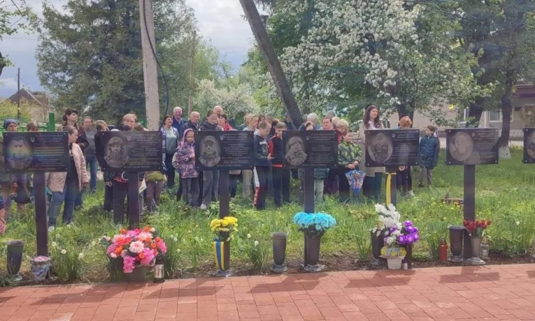 Меморіальні дошки полеглим захисникам України