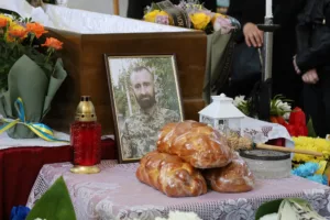 На Тернопільщині провели в останню путь воїна Василя Бердія