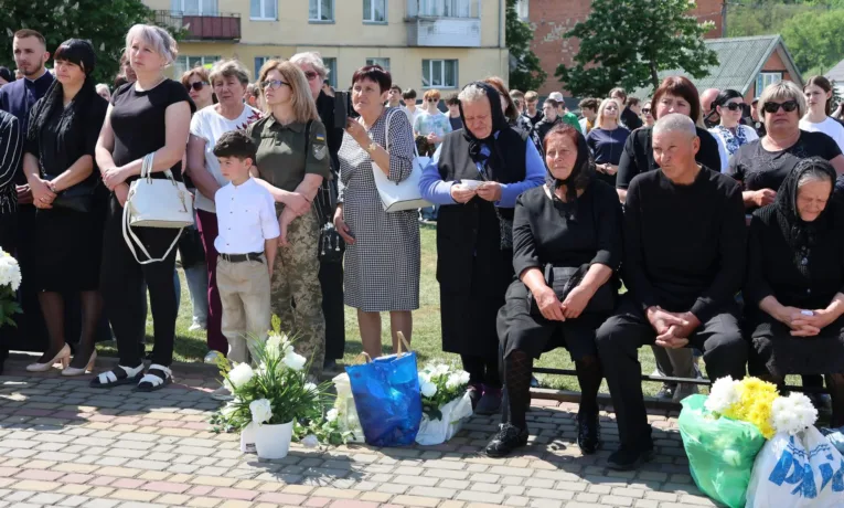На Алеї Героїв у Бучачі згадали полеглих воїнів громади