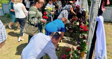 У Шумській громаді освятили пам’ятний знак загиблому воїну