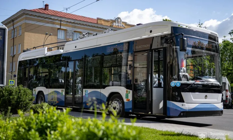 До Тернополя прибули перші п’ять нових тролейбусів «Електрон»