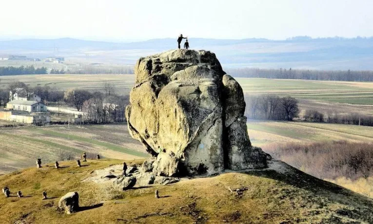 Підкамінь