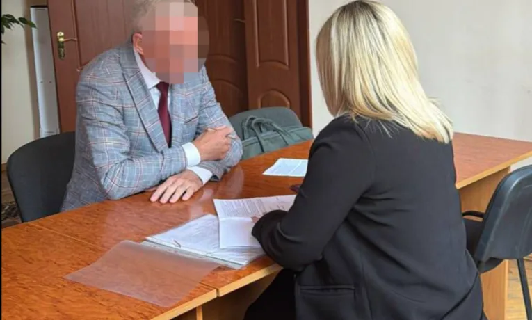 На Тернопільщині директор коледжу «написав» собі премій на 2,5 млн грн
