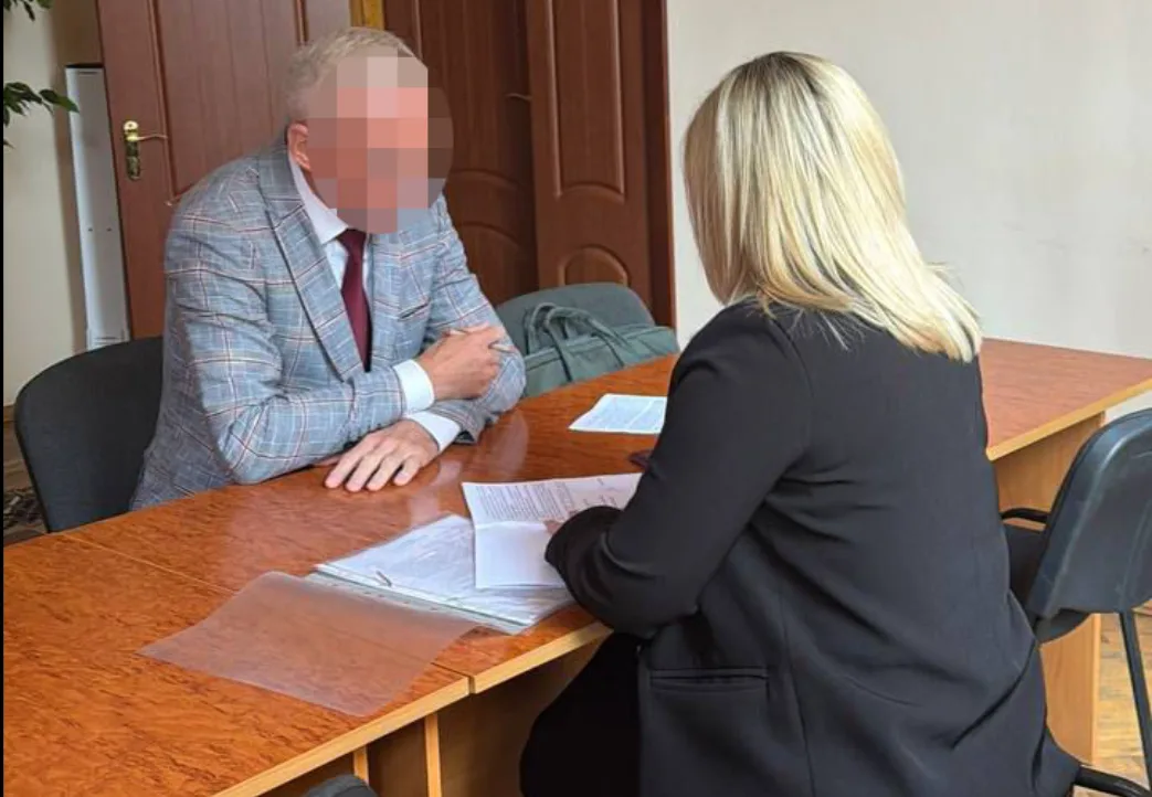 На Тернопільщині директор коледжу «написав» собі премій на 2,5 млн грн
