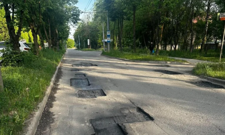 У Тернополі на Сахарова буде обмежений рух транспорту