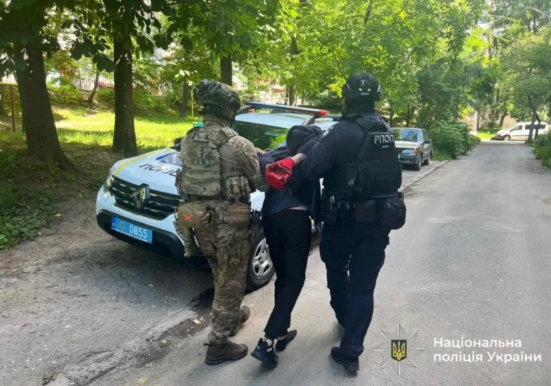 У Тернополі поліцейські затримали чоловіка, який погрожував фізичною розправою жінці, - офіційно
