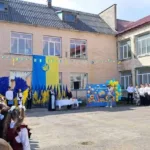 У Копичинцях стався скандал через використання двомовної пісні Монатика на випускному в школі https://zaxid.net/news/