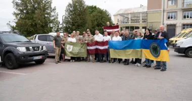 У Тернополі військовим із трьох областей передали понад два десятки транспортних засобів