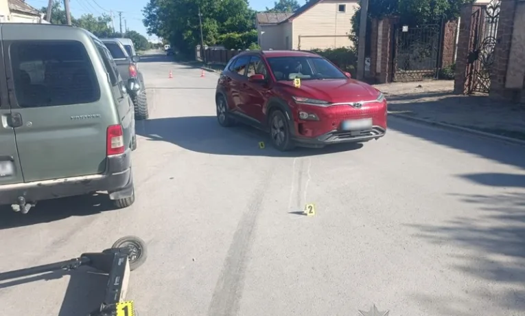 У Бережанах неповнолітній на електросамокаті потрапив у ДТП з авто