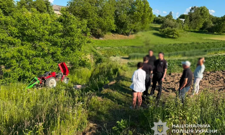 Смертельна аварія на Тернопільщині: водій трактора загинув на місці