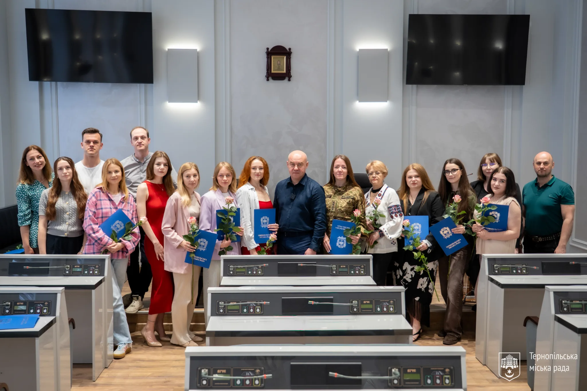 У Тернополі до Дня журналіста міський голова нагородив представників місцевих медіа