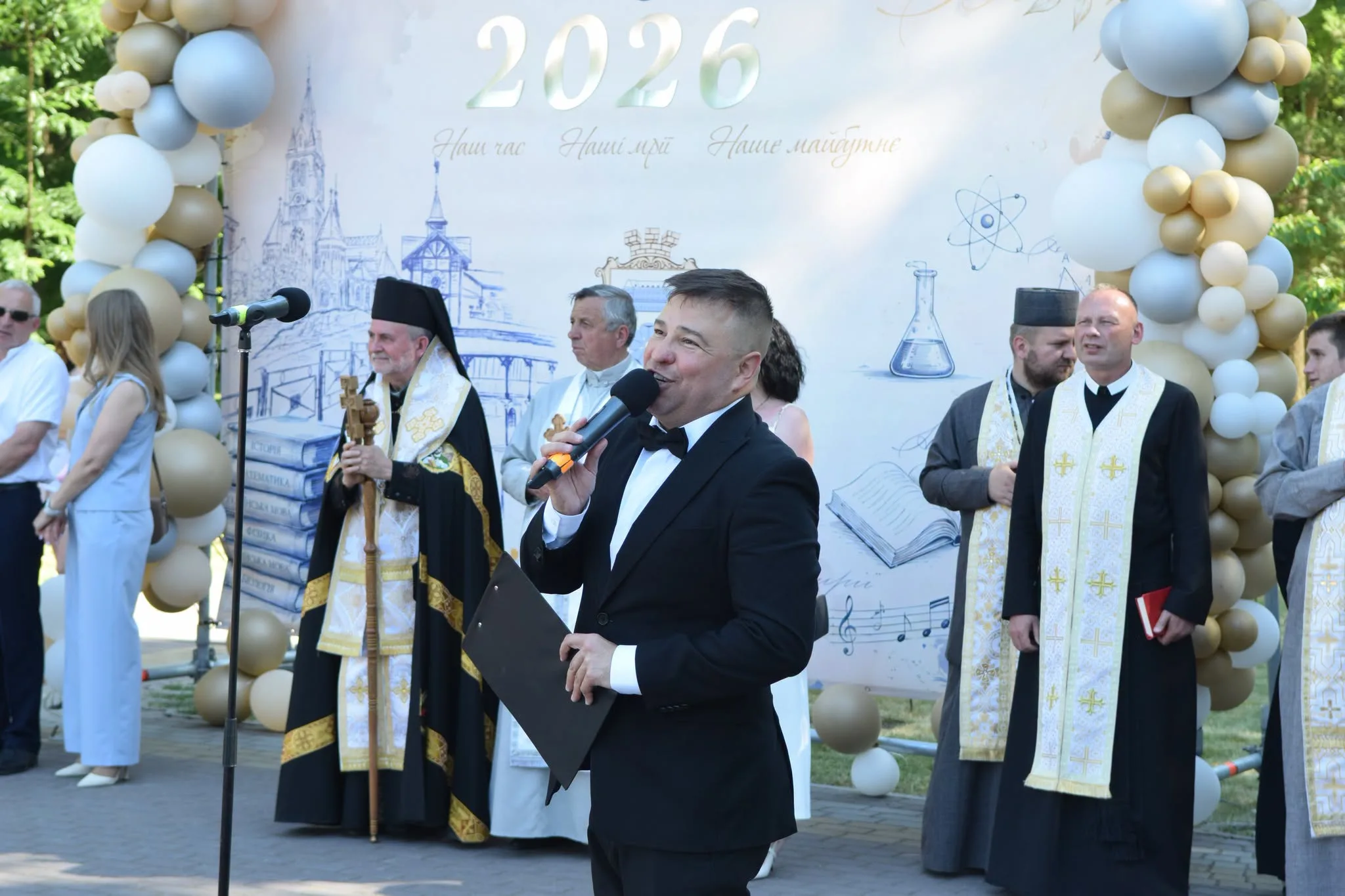 У Чорткові відбувся випускний бал 2026: дивіться фото та відео