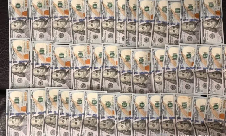 За 5 тисяч доларів хотіла вивезти сина за кордон: жительці Тернопільщини оголосили підозру