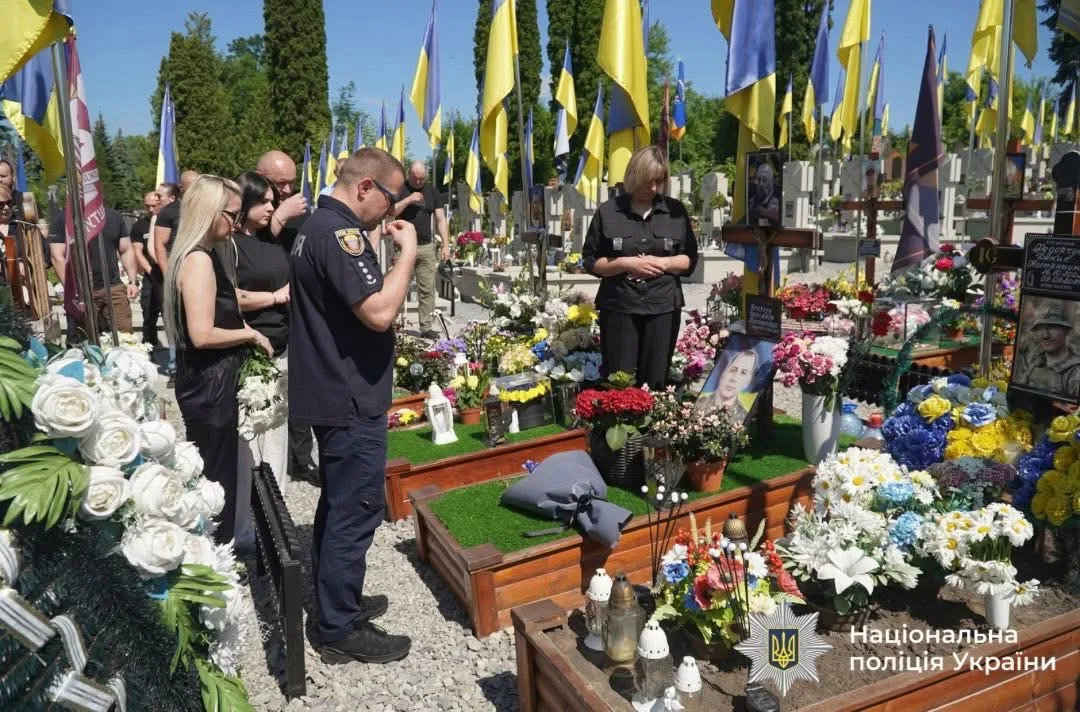 У Тернополі вшанували пам’ять загиблого поліцейського Олександра Вінічука