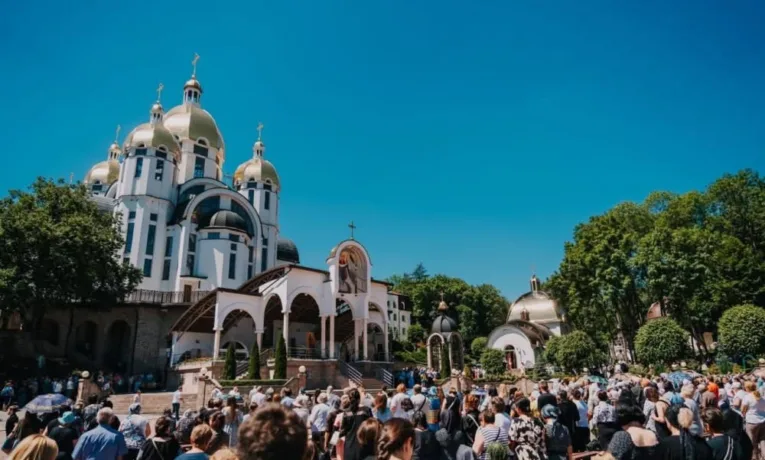 У Зарваниці відбулася проща для родин загиблих і зниклих безвісти захисників України