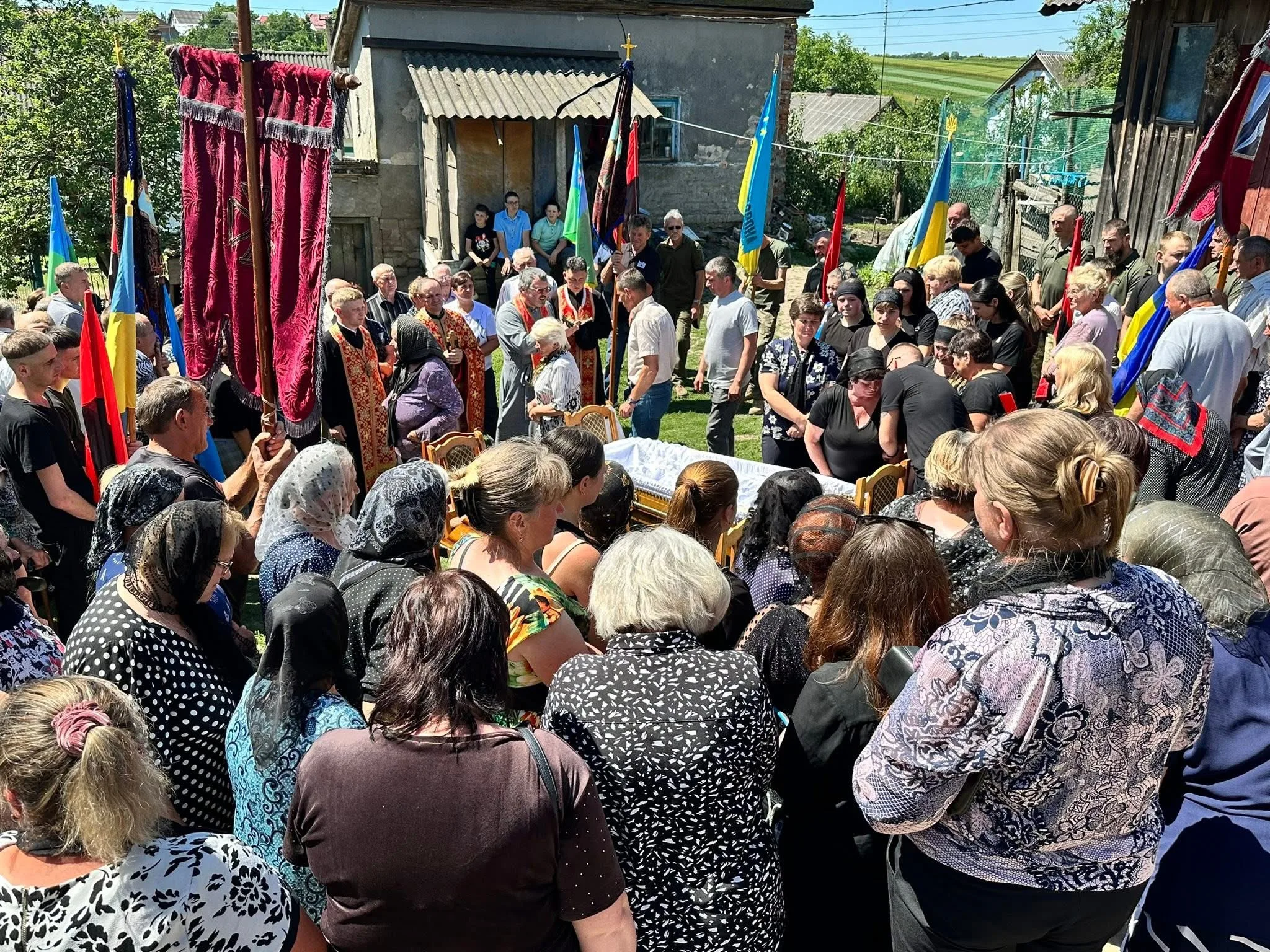 Козівська громада попрощалася з ветераном війни Ігорем Пастраном
