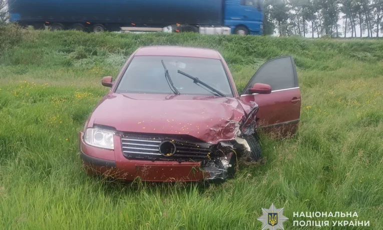 На Теребовлянщині зіткнулися два Volkswagen Passat: троє людей травмувалися