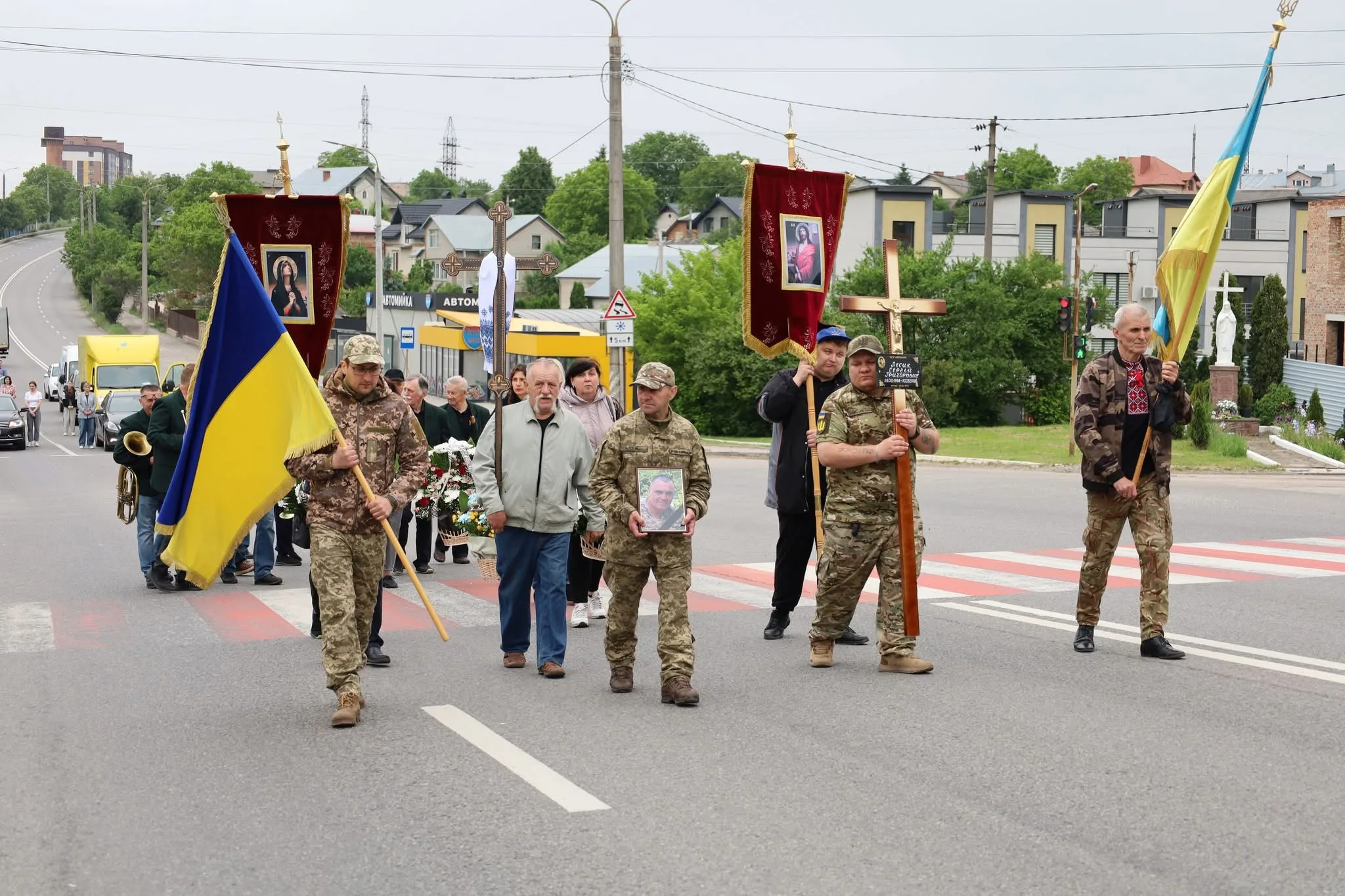 На Тернопільщині провели в останню путь захисника Сергія Лесика