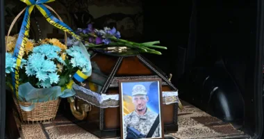 На щиті повернувся додому: Лановеччина провела в останню путь Максима Савчука